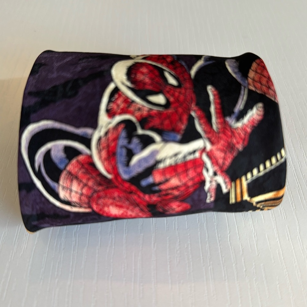💯 % silk TIE Spider-Man, purples gold red black white BERGAMO is the brand